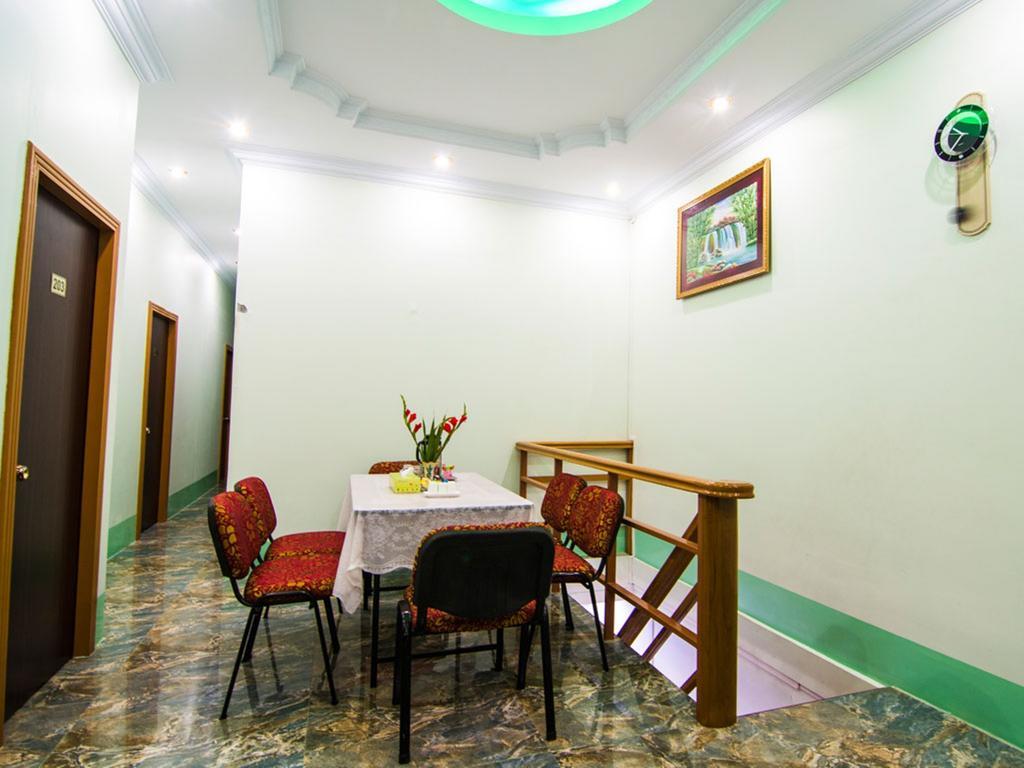 Royal Star Guest House Янгон Экстерьер фото